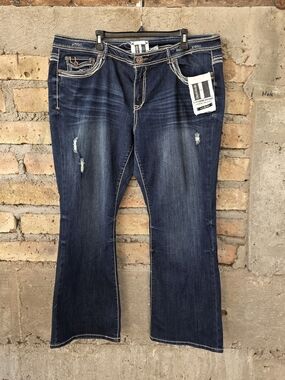 Trademark Iconic Slim Boot Cut Distressed Jeans Size 24 Dark Wash